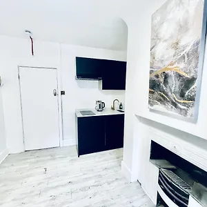 Brick Lane House Apartment