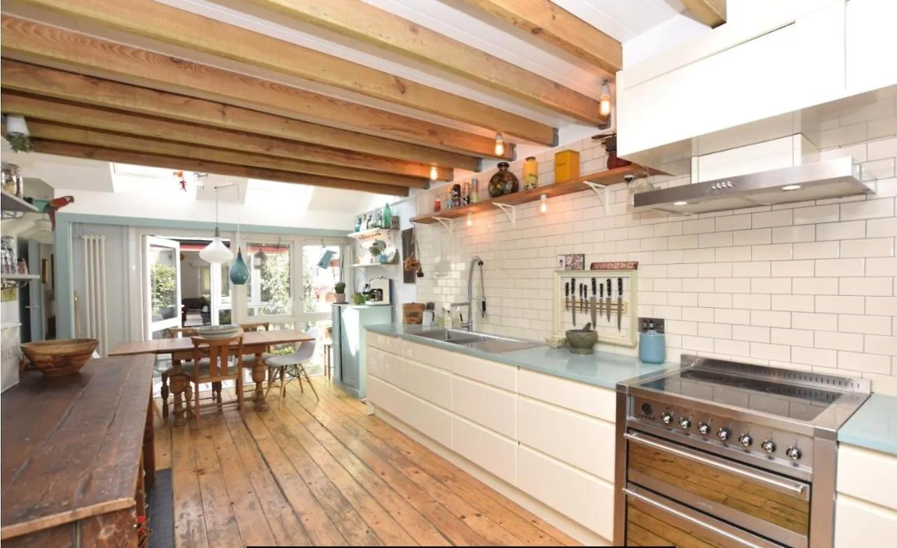 Holiday home Stylish 3 Bed House With Parking In Bermondsey, Se1 Villa London United Kingdom
